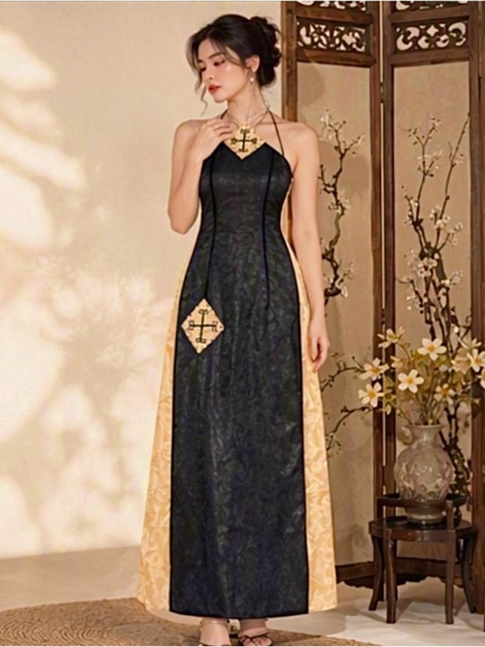 🌷100% Silk🌷 Beautiful Rare Vintage Ao Dais Black & Gold Bead Detail Dress